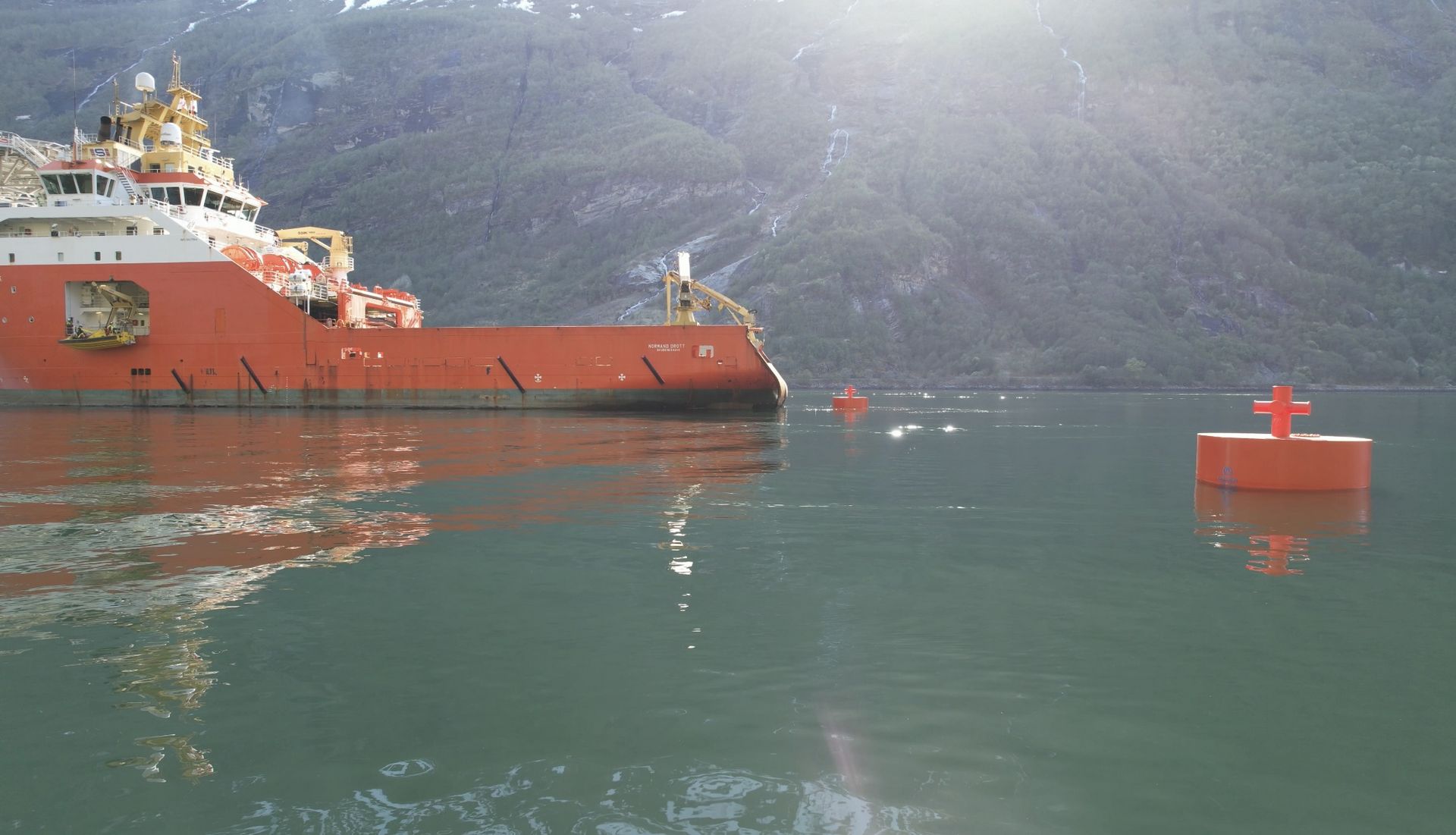 Offshore Bøye i den norske fjorden